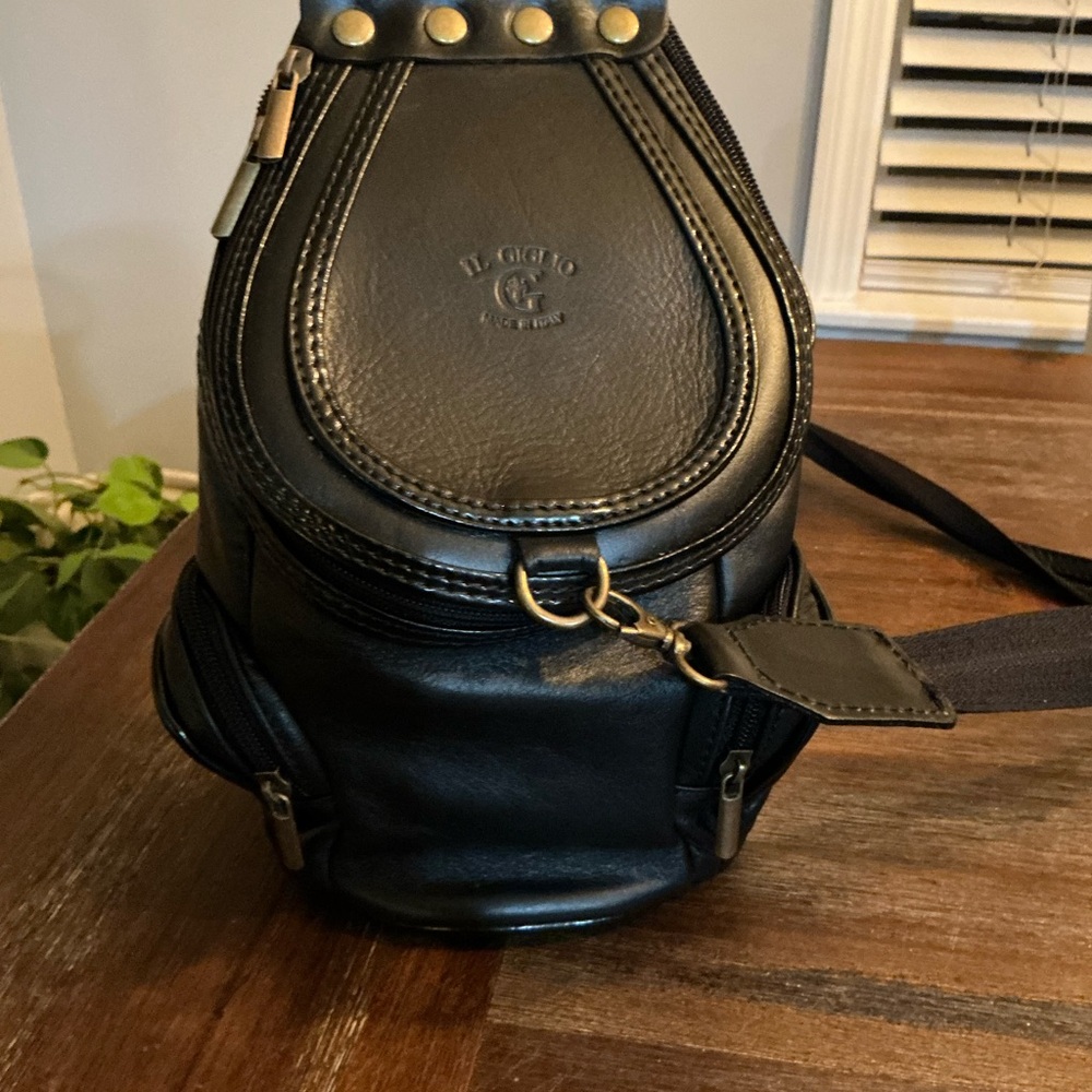 black Chiaroscuro -genuine leather small backpack - made in Italy